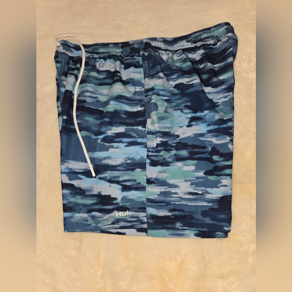 Huk Men's Oceanic Camo Athletic Shorts